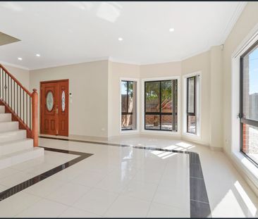 Beautiful Family Home! - Photo 6