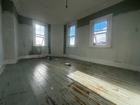 2 Bed Flat, Bridge Road, SO19 - Photo 2