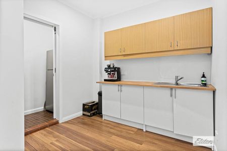 Spacious 5-Bedroom Home in the Heart of Wollongong CBD - Photo 2