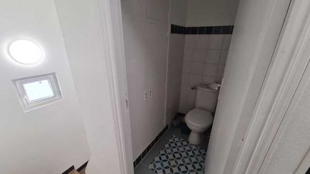 Location Appartement 1 pièce 10m² ORLEANS 45000 - Photo 4