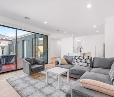 Chic Living in Convenient Locale - Photo 3