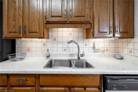 For Lease - 700 DYNES Road Unit# 811, Burlington, Ontario - Photo 4