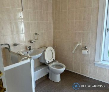 2 bedroom semi-detached house to rent - Photo 4