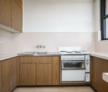 Bright Studio with Spectacular City & Harbour Views - Photo 5