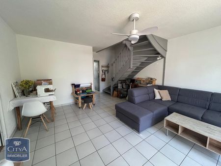 Location Maison 4 pièces 79m² ST JEAN D ANGELY 17400 - Photo 2