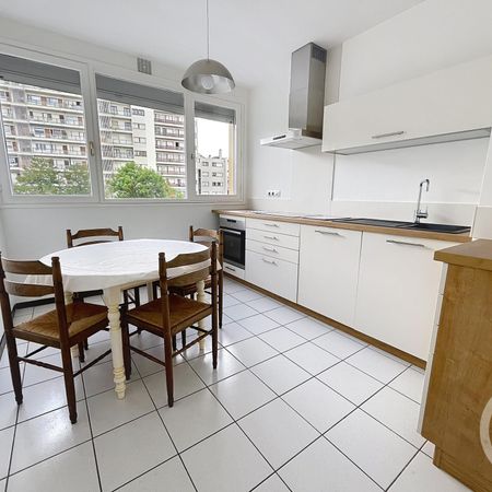 Location Appartement 2 pièces 51m² CHAMALIERES 63400 - Photo 3