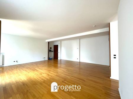 Appartamento buono stato, primo piano, Centro Storico, Vicenza - Photo 2