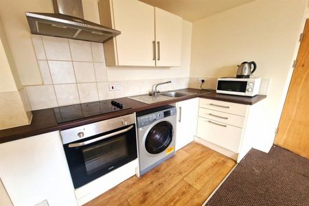 1 Bedroom Apartment To Let - Photo 5