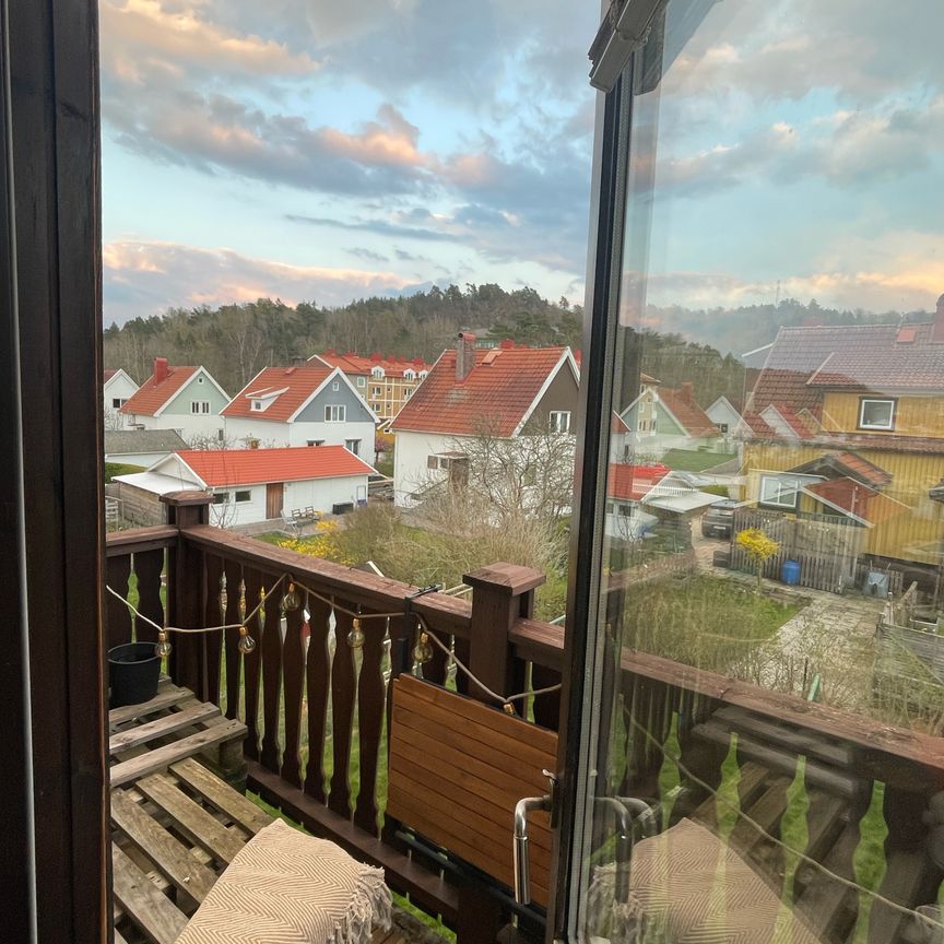 Göteborgsvägen, Uddevalla - Photo 1