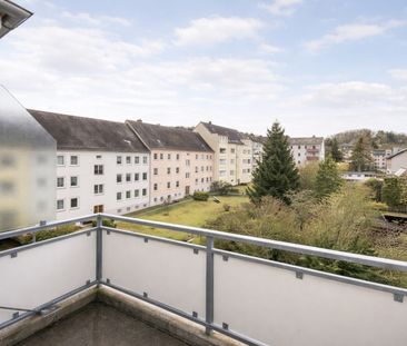 Freiraum mit Weitblick: 2-Zimmerwohnung in beliebter Lage mit Balkon - Photo 2