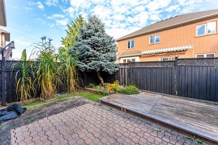 For Lease - 36 Bowler Street, Aurora, Ontario - Photo 5