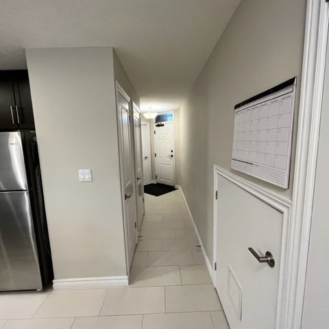 Condo Townhouse For Lease | X8096074 - Photo 1