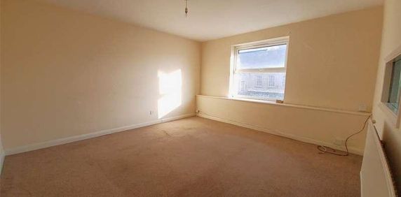 High Street, Witney, Oxfordshire, OX28 - Photo 2