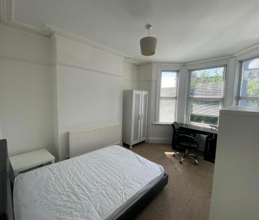 28 Seymour Avenue - Photo 5