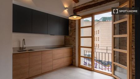 2 room luxury Flat for rent in Valencia - Photo 5