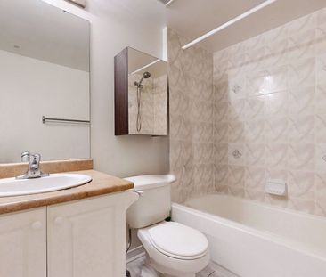 For Lease - 92 Louisbourg Way, Markham, Ontario - Photo 2