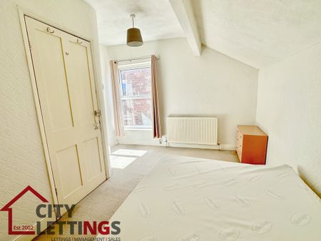 4 Bedroom End Terraced House - Photo 5