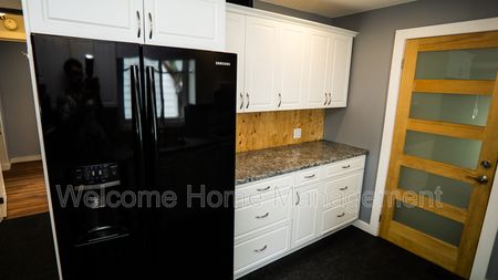 $1,750 / 4 br / 1 ba / Your Newly Renovated Upper Unit in Welland! - Photo 5