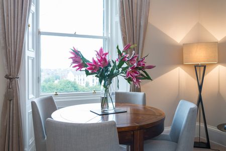 2 Bed Flat, Royal Crescent, EH3 - Photo 2