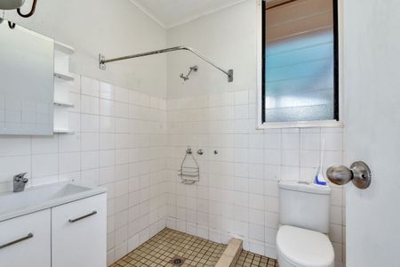 ONLY MINUTES FROM NIGHTCLIFF FORESHORE! - Photo 4