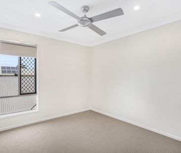 3 Spacious Bedrooms with a view - Photo 4