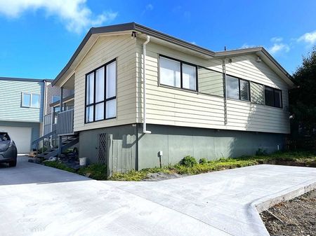 3 bedroom and additional Study/bed in Botany Downs - Photo 5