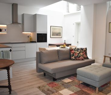 1 Bed Flat, Cornwall Gardens, SW7 - Photo 2