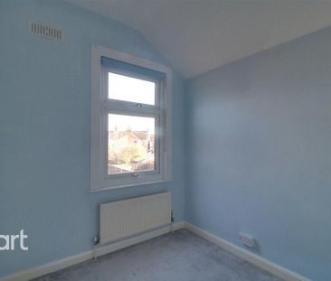 3 bedroom end of terrace house to rent - Photo 3