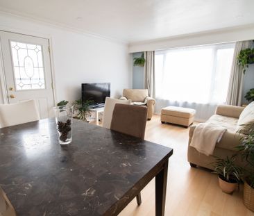 5 Alexandra Blvd, St. Catharines - 3 Bedroom Main Unit - Photo 2