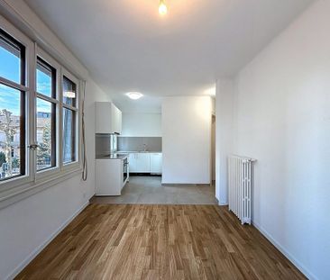 Bel appartement de 2.5 pièces proche du centre-ville entièrement ré... - Photo 1