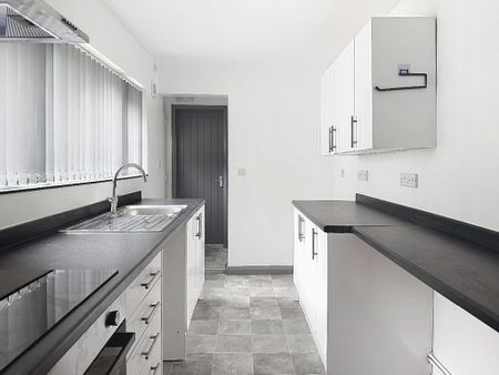 2 bedroom terraced house to rent - Photo 5