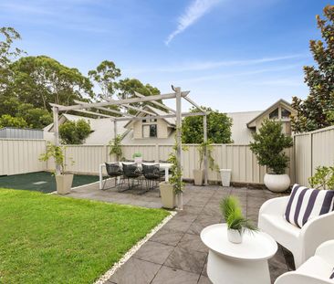 Modern Townhouse with Outdoor Entertaining & Pool Access - Photo 4