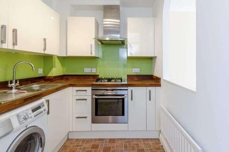 Farnham Road, Guildford, GU2 - Photo 4