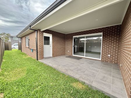 Sophisticated Living in the Heart of Gledswood Hills - Photo 5