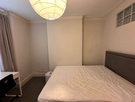 4 bedroom house - Photo 4