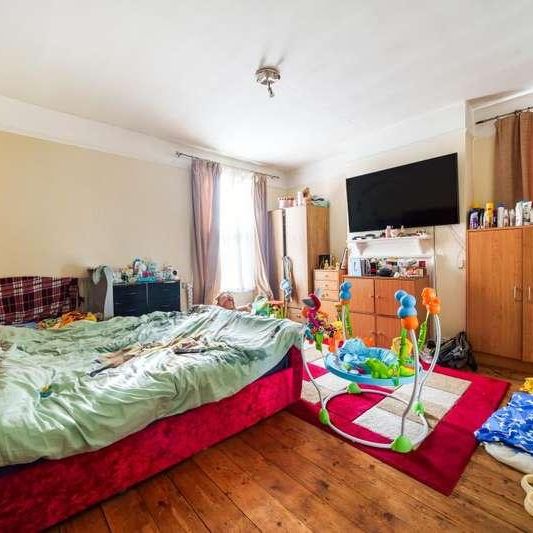 High Wycombe, Buckinghamshire, HP13 - Photo 1