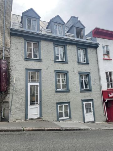 Très beau 4 1/2, Vieux-Québec 2 étages, terrasse, WIFI - Photo 3