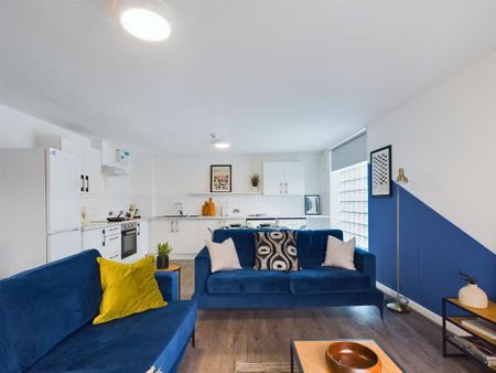 6 bedroom flat to rent - Photo 2