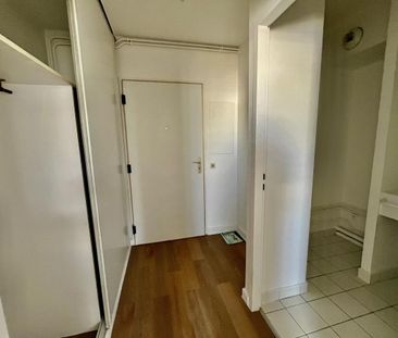 A LOUER GRAND STUDIO 31m² MONT VALERIEN - Photo 6