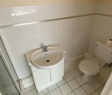 Glen Court, Compton, Wolverhampton - Photo 3