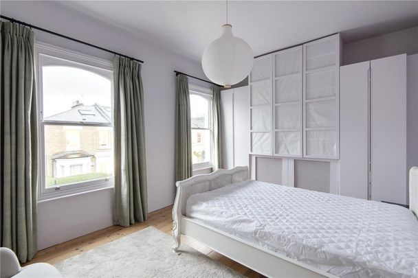 3 bedroom end of terrace house to rent - Photo 1