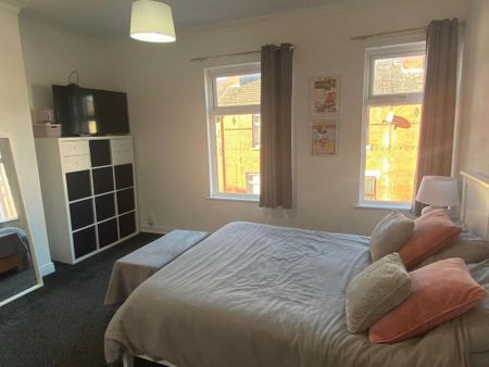 2 bedroom terraced house to rent - Photo 4