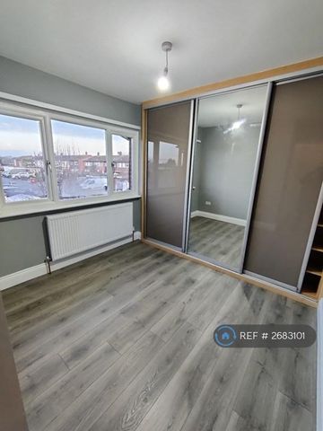 3 bedroom terraced house to rent - Photo 5