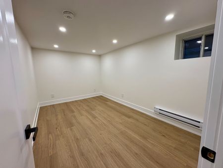 For Lease - 275 Mortimer Avenue, Toronto, Ontario - Photo 4