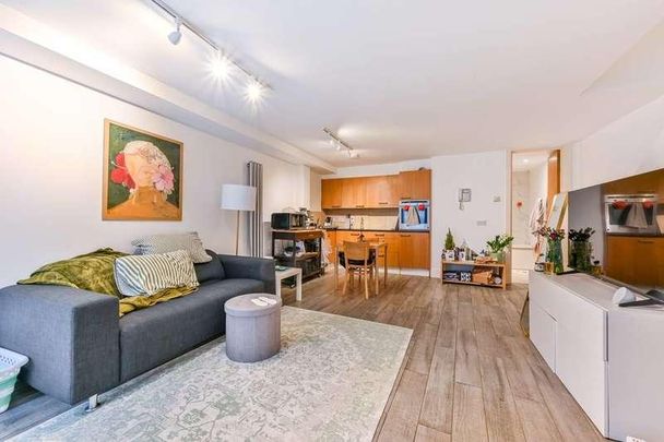 Caledonian Road, Caledonian Road, N1 - Photo 1