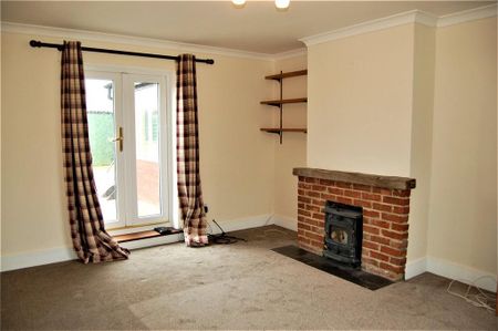 3 bedroom semi-detached house to rent - Photo 2