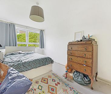 2 bedroom flat in Islington - Photo 1