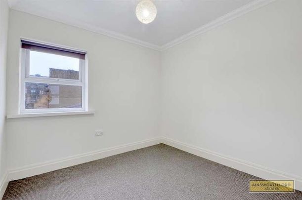 Beautiful Flat, Charles Street, Nr Town Center, Darwen, BB3 - Photo 1