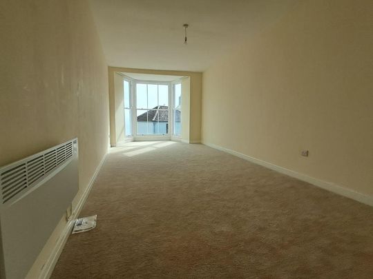 3 bedroom flat to rent - Photo 1