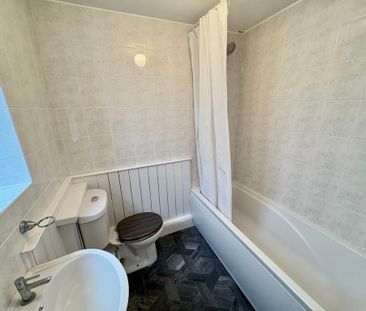 2 bedroom terraced house to rent - Photo 6